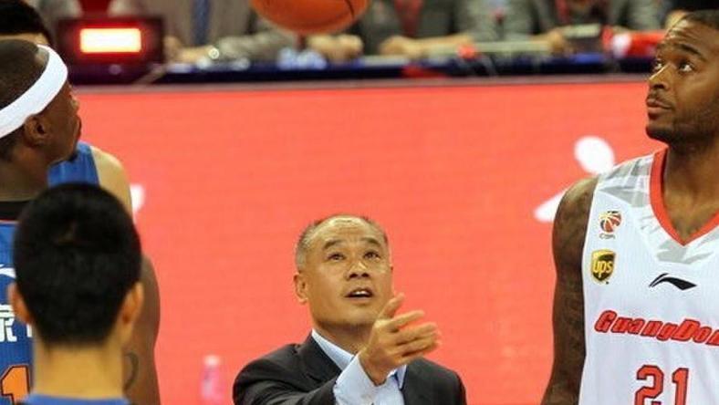 李宁半价续签CBA主赞助合同,80亿中超狂热后,大家都怕了?